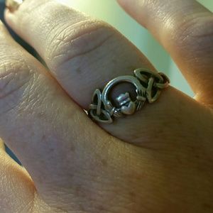 Sale!!    Sterling Silver Irish Claddagh Ring