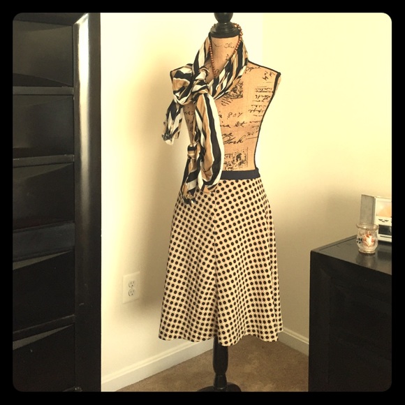 Ann Taylor Flouncy Skirt and FREE Scarf 🧣