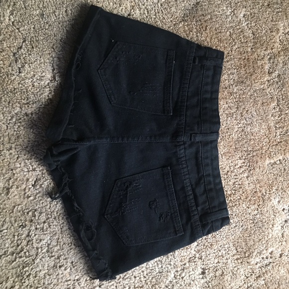 Cute mid rise black shorts