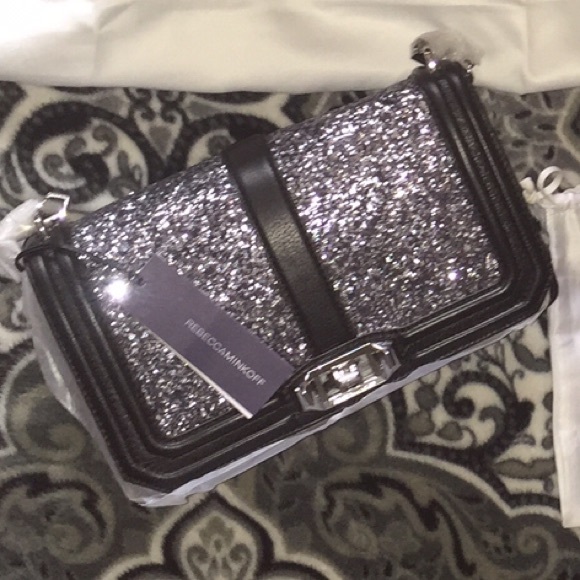 🎉HP 11/17💎RARE R.M. Glitter Love Crossbody💎 - Picture 3 of 4