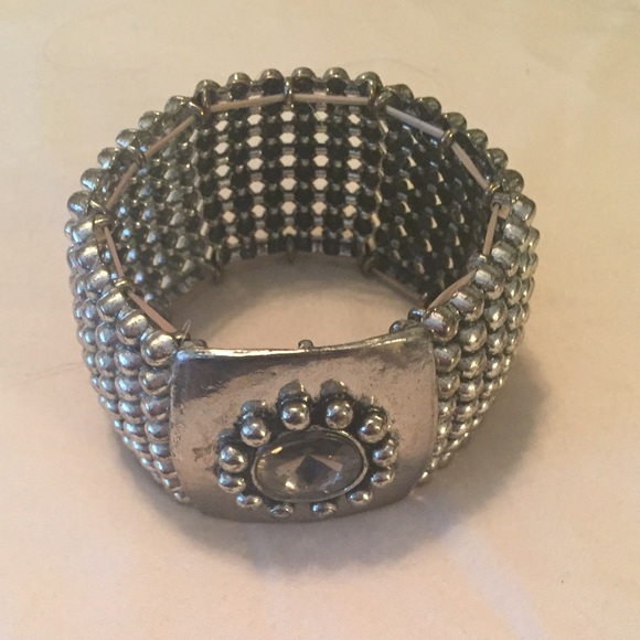 Stretch bracelet with rhinestone