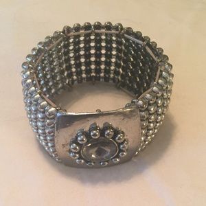 Stretch bracelet with rhinestone