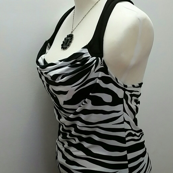Zebra Print Racer Back Shirt - Picture 4 of 4
