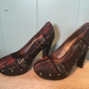 Coach pumps