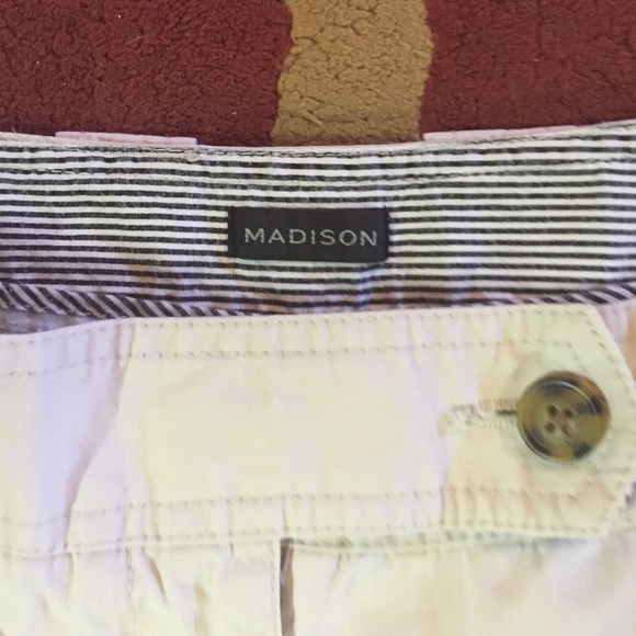 Shorts - Picture 3 of 4