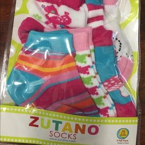 Zutano socks 0-12 mos, 6 pair