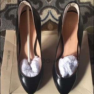 BCBGGeneration Cameron Platform Pump