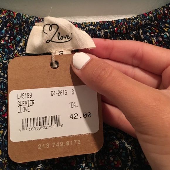 Off the shoulder blouse - Picture 2 of 4