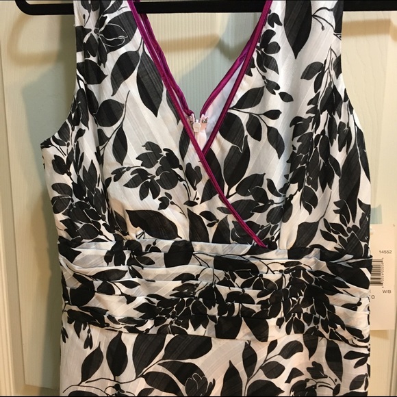 Black and White Dress - Picture 2 of 4