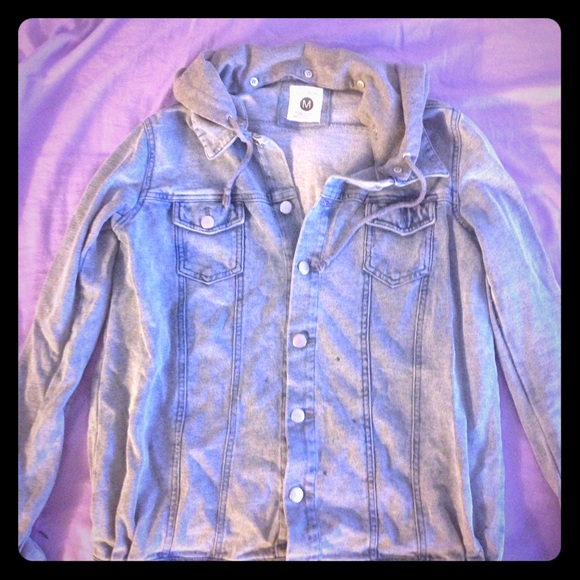 Hooded denim jacket