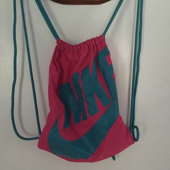 Nike drawstring bag