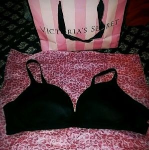 Black bra by Victorias secret