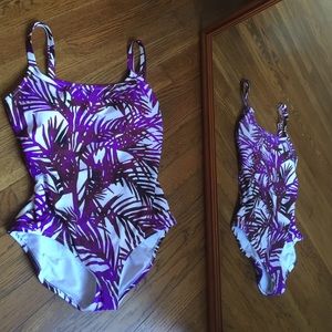 NWT  🌴1 PIECE BATHING SUIT🌴