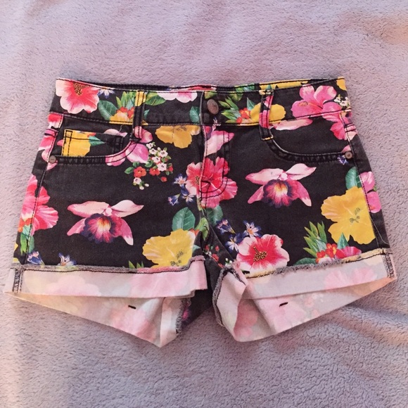 Hawaiian printed shorts