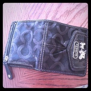 Coach wallet authentic. Black