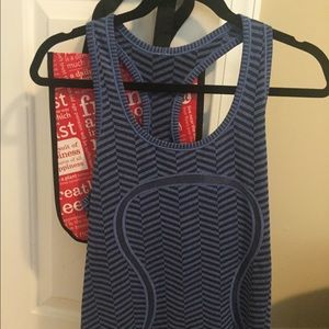 Fitted Blue and Black Lulu Lemon Tank - Size 6