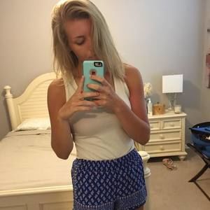 Meet your Posher, Kayla