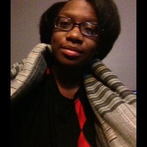 Meet your Posher, Elizabeth