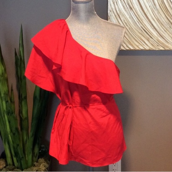 Tahari Tops - ✨SALE✨ NWT Tahari Flutter Top