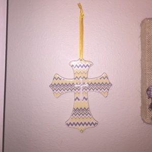 Small yellow and gray cross