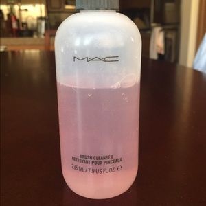 MAC brush cleaner