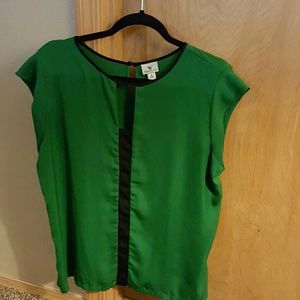GREEN &BLACK DRESS BLOUSE
