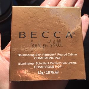 Becca, Jaclyn Hill champagne pop highlighter