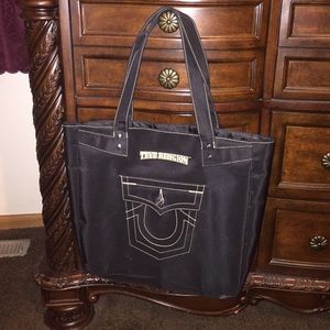 Women TRue Religion tote.