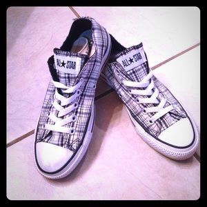 Cute Black & White plaid Converse All-Stars