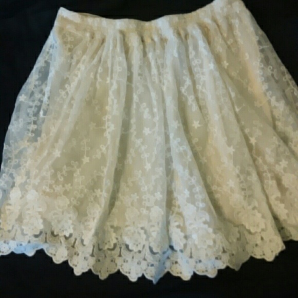 White lace skirt from Forever 21 - Picture 1 of 2