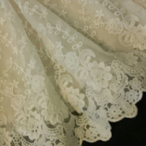 White lace skirt from Forever 21 - Picture 2 of 2