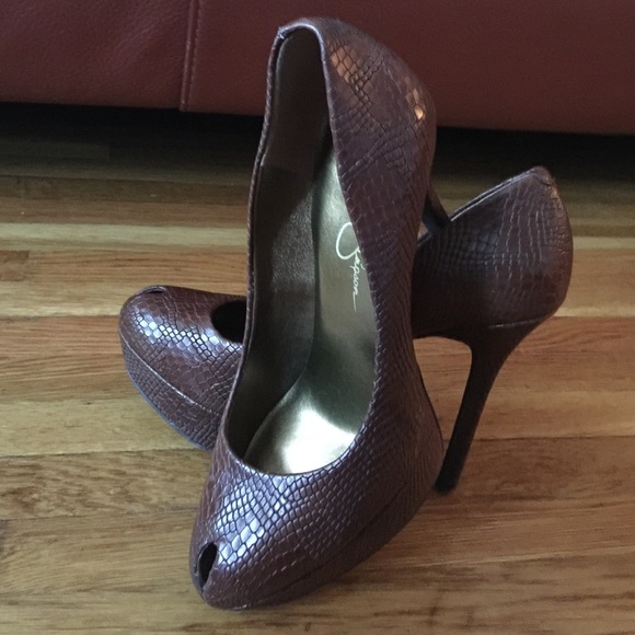 Beautiful Jessica Simpson heals