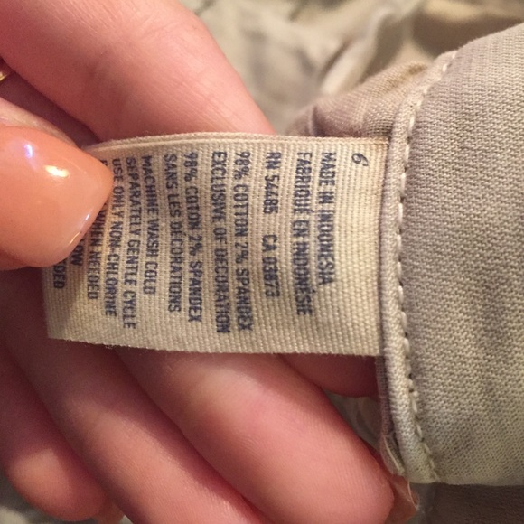 American Eagle Tan Shorts - Picture 3 of 4