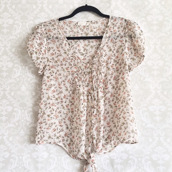 Creamy Floral Button Top