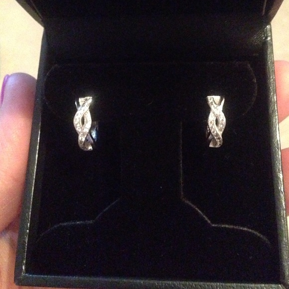 Sterling silver small hoop earrings