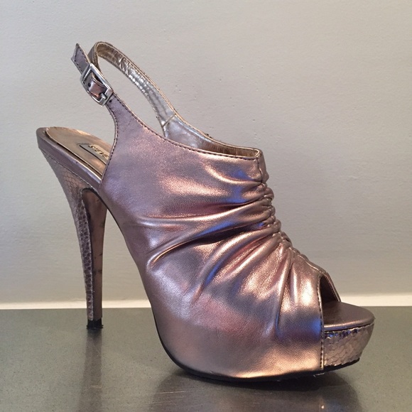 Sale!! Steve Madden Metallic Silver Stilettos