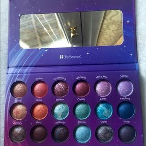 Galaxy Chic palette from bh Cosmetics