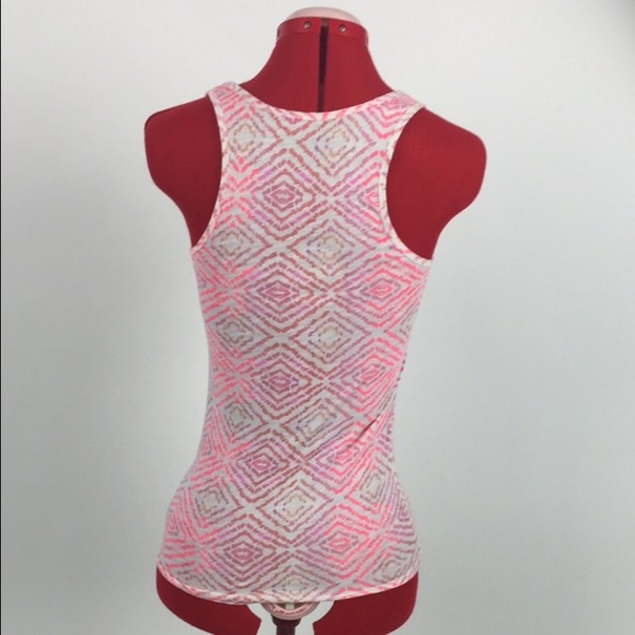 Patterned colored tank - Picture 3 of 4