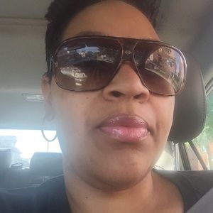 Meet your Posher, Ayicha