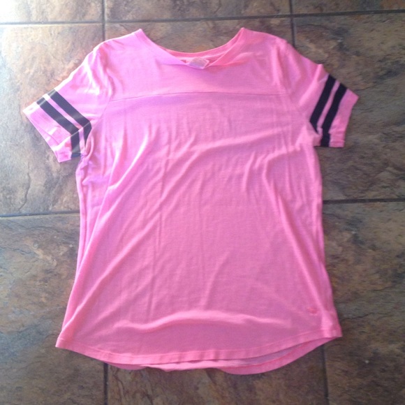 vs pink shirt