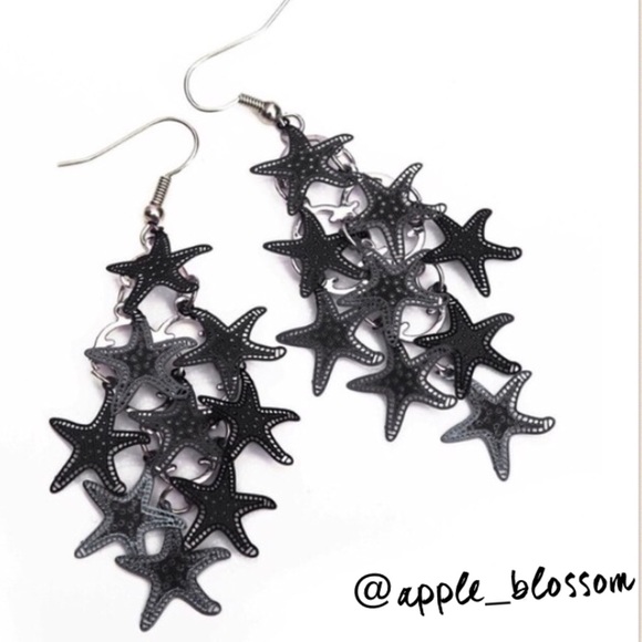 Starfish dangle earrings