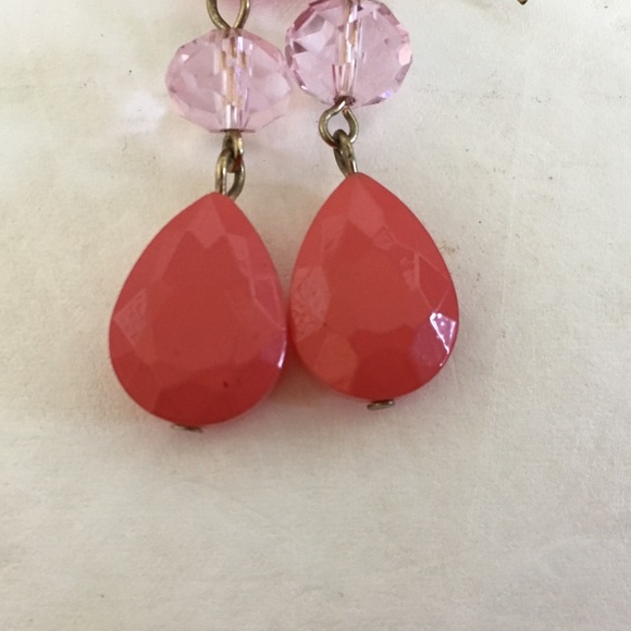Pretty in Pink Teardrop Dangly Earrings - Picture 4 of 4