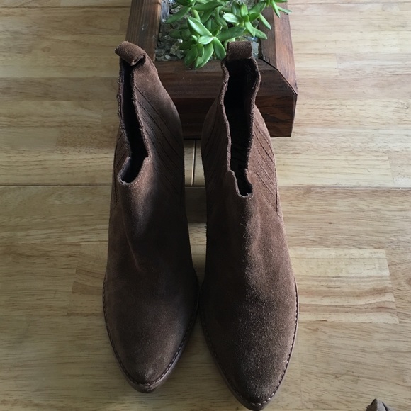 Matisse Eve brown stacked heel suede bootie - Picture 1 of 4