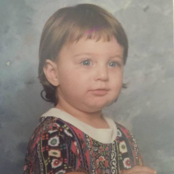 Meet your Posher, Elise