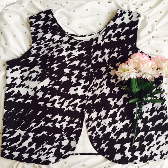 Mark Patterned Tank Top - Picture 2 of 2