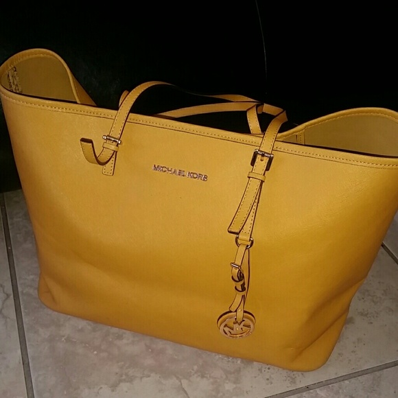 Michael Kors Tote