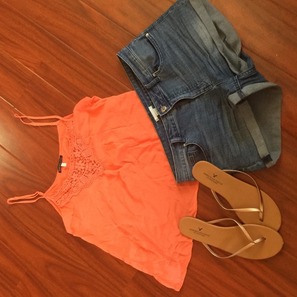 Coral tank top🌺🌺🌺🌺