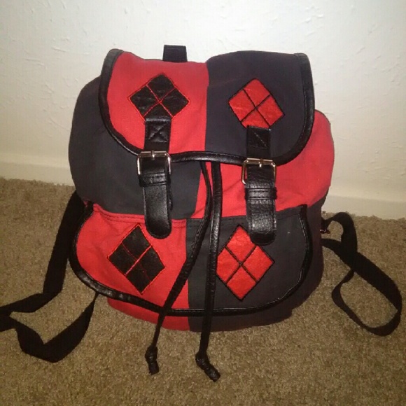Harley Quinn mini slouch backpack