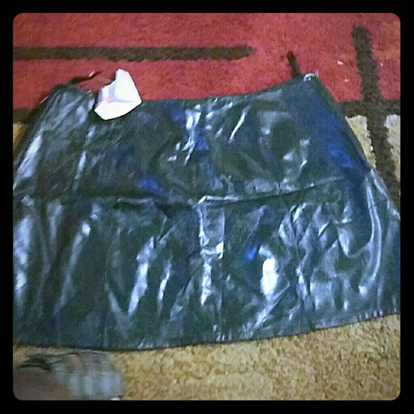 Leather mini - Picture 1 of 2