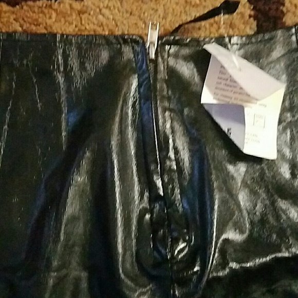 Leather mini - Picture 2 of 2